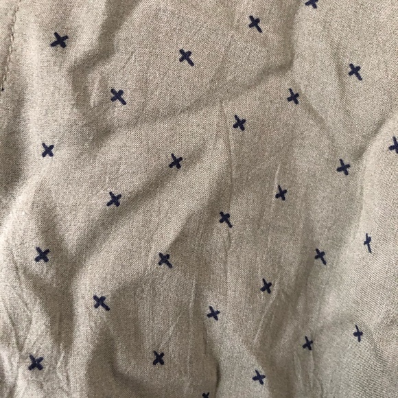 Universal Thread Green pattern top - Picture 4 of 6